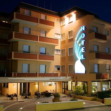 Hotel Il Delfino サン·ヴィンチェンツォ エクステリア 写真