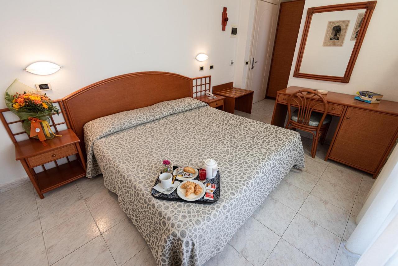 Hotel Il Delfino サン·ヴィンチェンツォ エクステリア 写真
