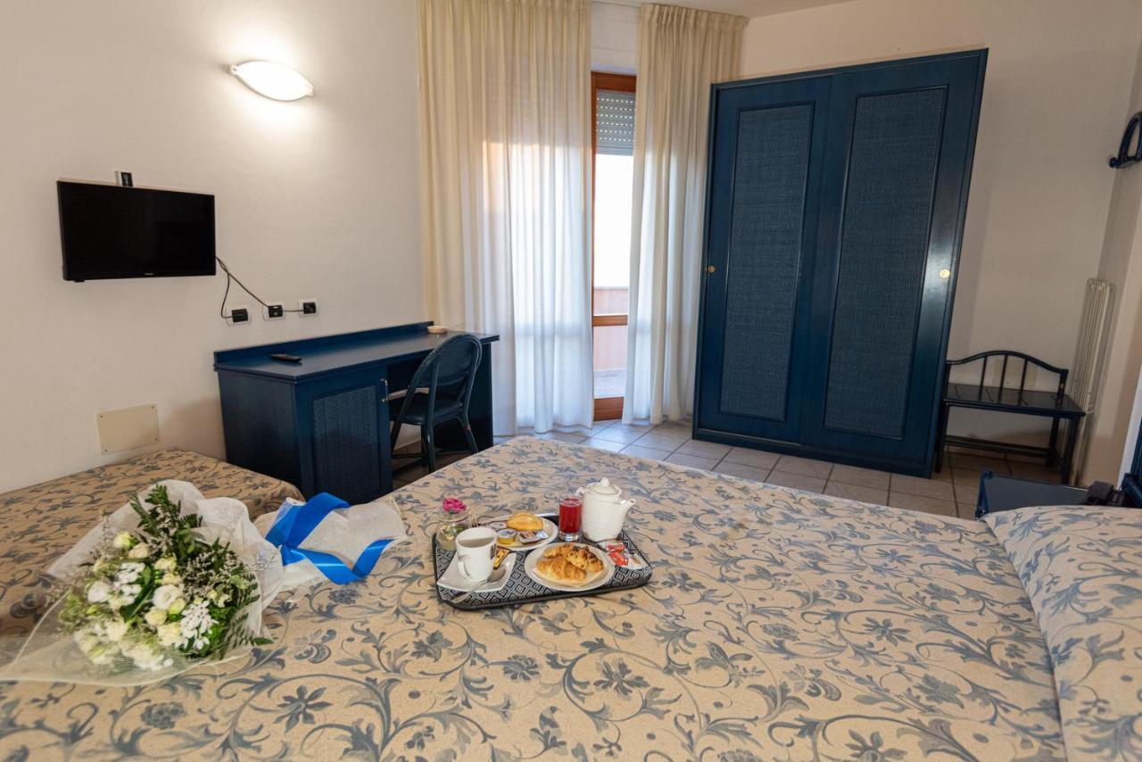 Hotel Il Delfino サン·ヴィンチェンツォ エクステリア 写真