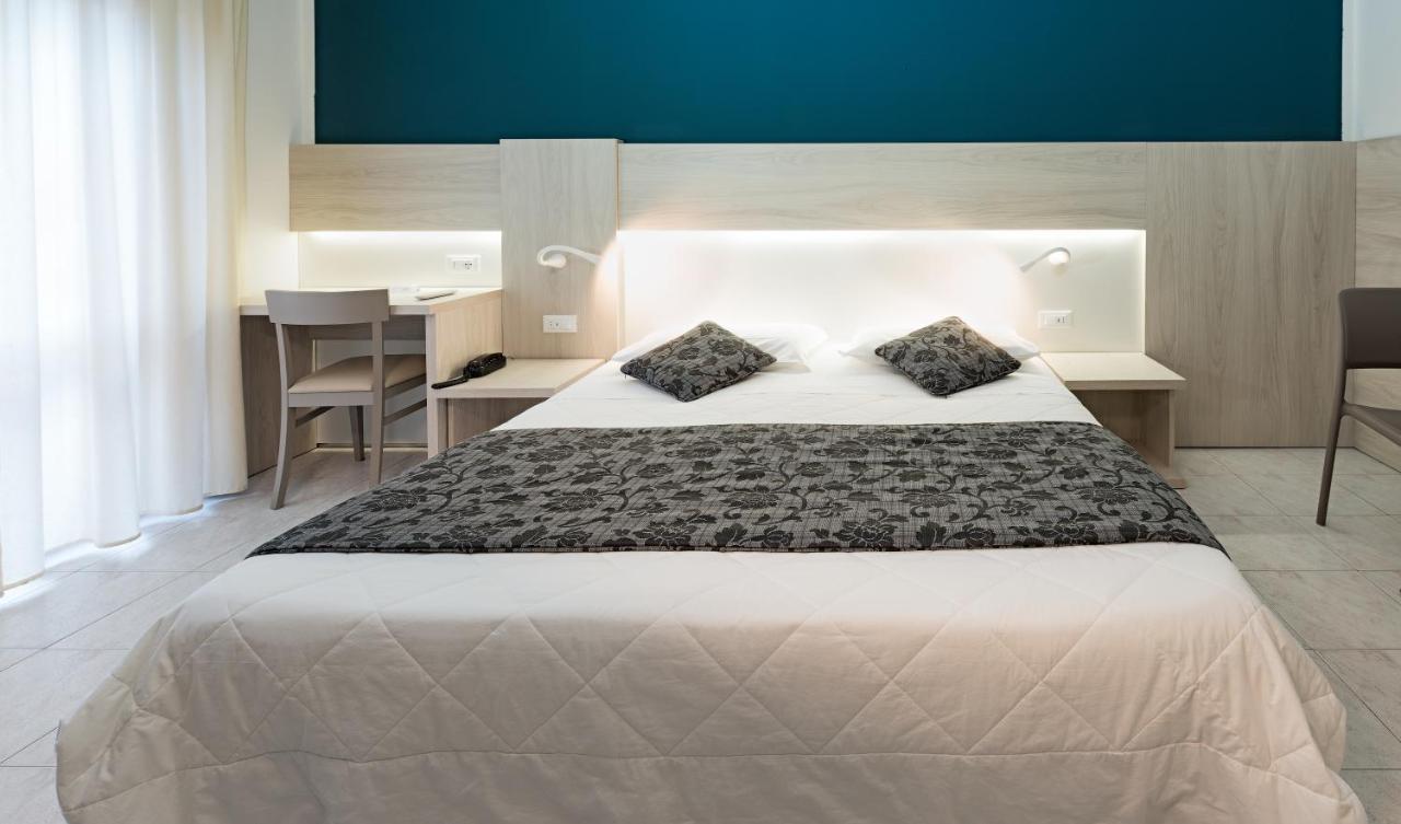Hotel Il Delfino サン·ヴィンチェンツォ エクステリア 写真